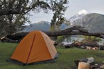 Notre campement avant le dluge.
Een super de luxe campingplekje.