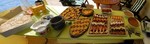 Buffet de desserts.
Allemaal lekkere toetjes.