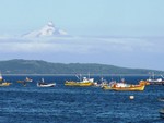 Le volcan Corcovado depuis le port de Quellon.
Uitzicht vanaf de haven van Quellon.