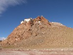 Le monastre de Chiu, au bord du lac Manasaroavar