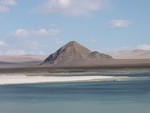 Un petit lac dans le dsert de l'Aksai Chin