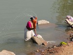 La lessive  l'indienne dans la rivire