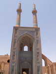 Les imposants minarets de la mosque du vendredi de Yazd