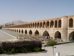 Si-o-se Pol, le pont aux 33 arches et sa charmante maison de th