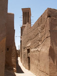 Tour du vent, ou badgir, dans les ruelles de Yazd