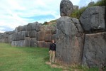 Le gigantisme de Saqsayhuaman.
De hele stad is gebouwd in de vorm van een Puma waarvan deze plek het hoofd is, Saqsayhuaman.