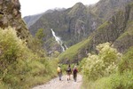 Une autre cascade spctaculaire en vue.
Lekker een stukje wandelen.