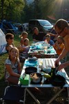 Les grandes tables au camping  Bled.
Met z'n alle eten.