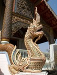 Naga protgant l'entre de Wat Phra Singh, Chiang Mai