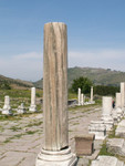 Colonne sur la voie romaine menant  l'Asclpieion