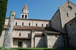 La basilique d'Aquilea a largement emprunt aux ruines romaines avoisinantes.