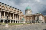 Le palais des Habsbourg, dans l'enceinte du chteau de Buda.