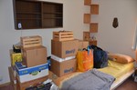 Prparation au dmnagement. Il devient mme dur de trouver une place o dormir... 
