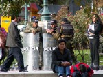 Les Boliviens aiment manifester, alors la police est toujours prsente.
Voor het geval dat....