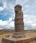 Un des monolythes exhum de Tiahuanaco.
Monolith, Tiwanaku (geschreven op de Quechua manier)
