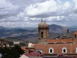 Potosi,  plus de 4000m d'altitude.
Een uitzicht vanuit de stad op de bergen.