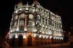 Madrid de nuit est splendide.
Madrid bij nacht.