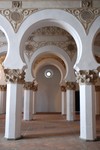 L'intrieur de l'ancienne synagogue de Santa Maria la Blanca.